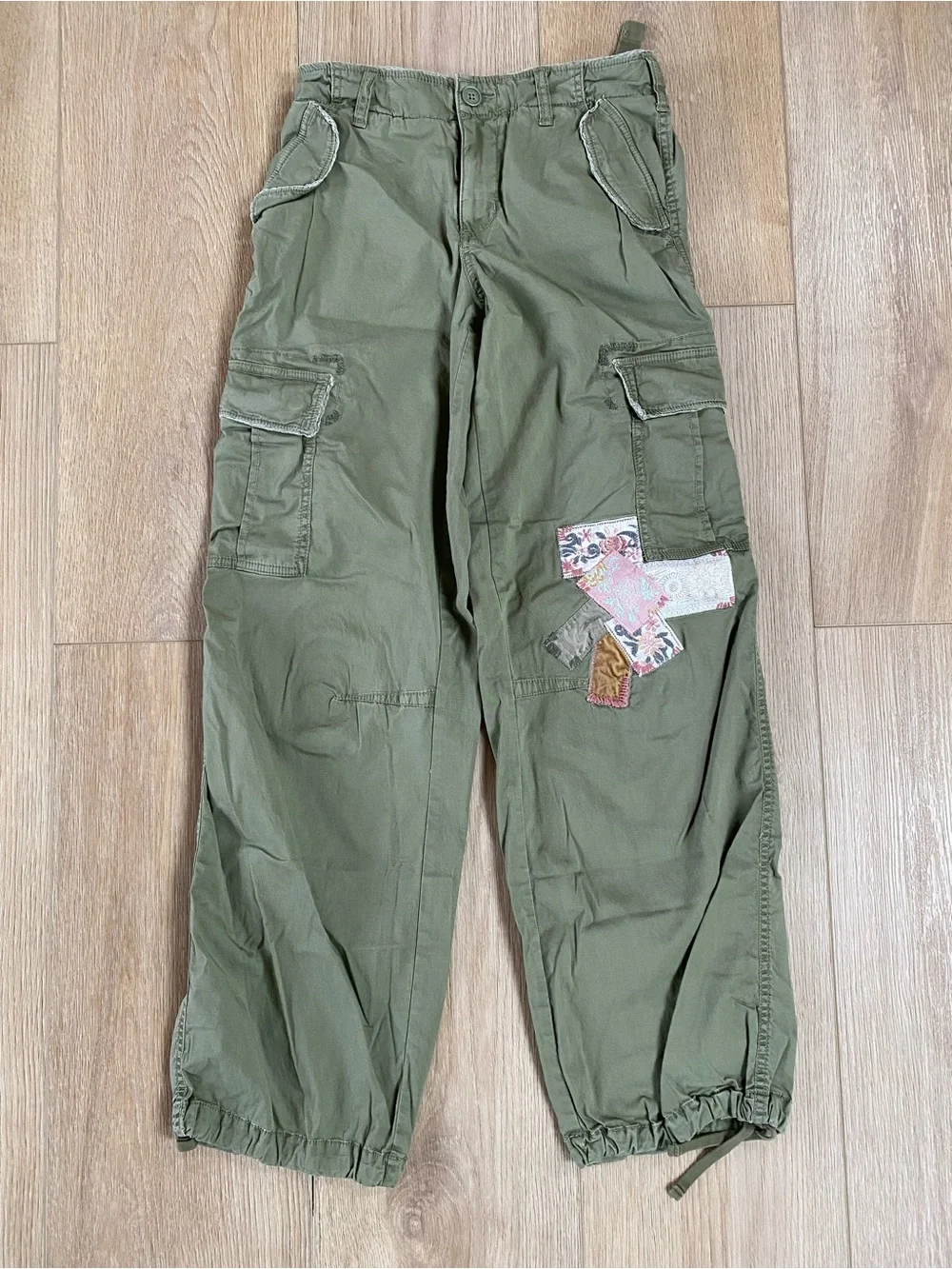 Abercrombie & Fitch Low Rise Ultra Loose Cargo Pants